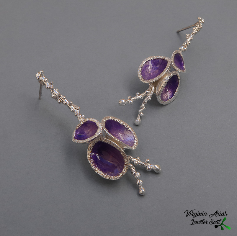Statement earrings with enamel Statement earrings with enamel