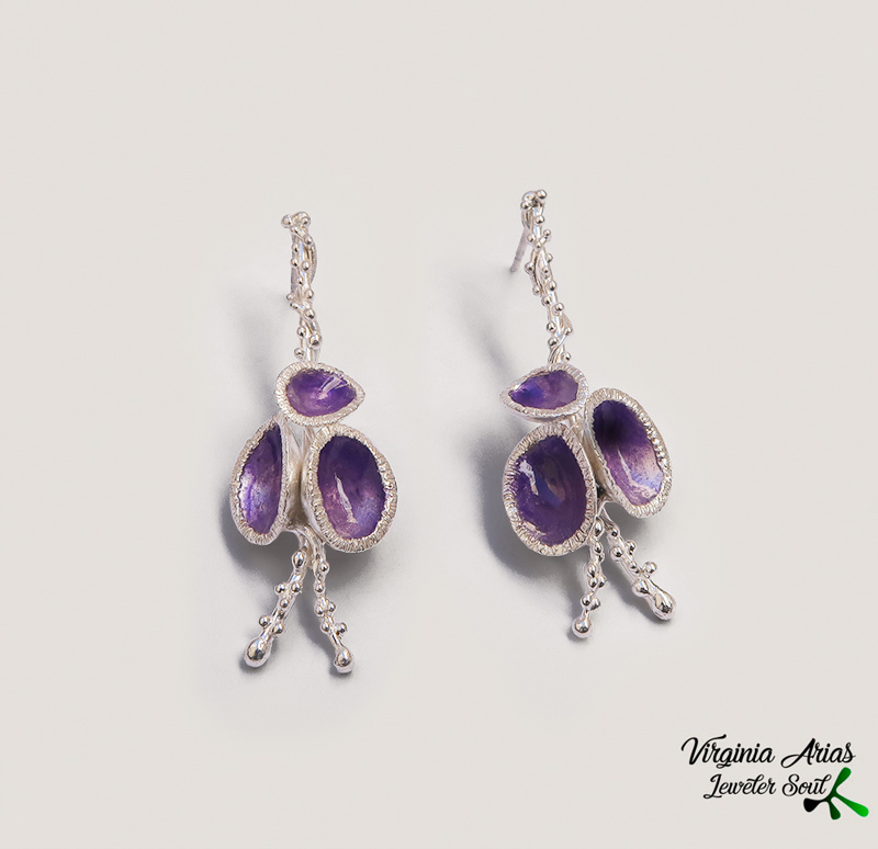 Statement earrings with enamel Statement earrings with enamel