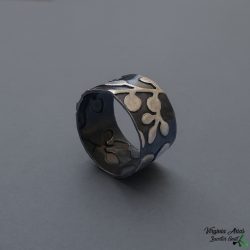 Sterling Silver band Ring with flowers